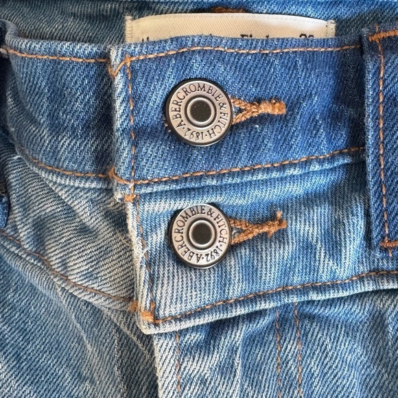 Abercrombie & Fitch The 90's Relaxed Jean High Rise Size 29 ( 8R) NEW - Picture 6 of 9